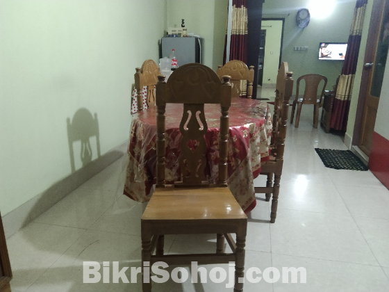 Dining table with 4 chair